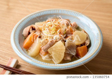 Stewed offal served on a plate Stewed offal served on a plate 135860754