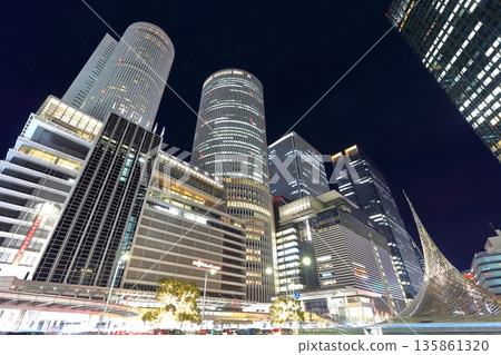 【愛知縣】名古屋站（JR中央塔）前的夜景 135861320