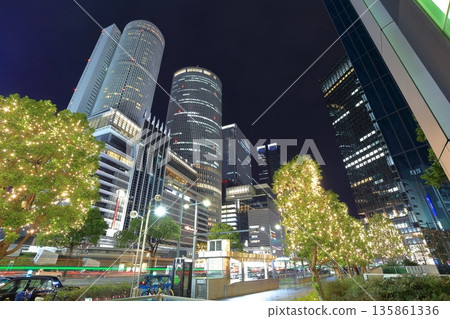 【愛知縣】名古屋站（JR中央塔）前的夜景 135861336