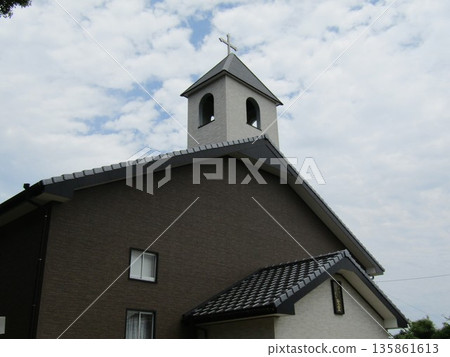 位於長崎縣平戶市木賀津町的天主教木賀津教堂，展出了永井博士的最後一部作品《十字架的車站》。 135861613