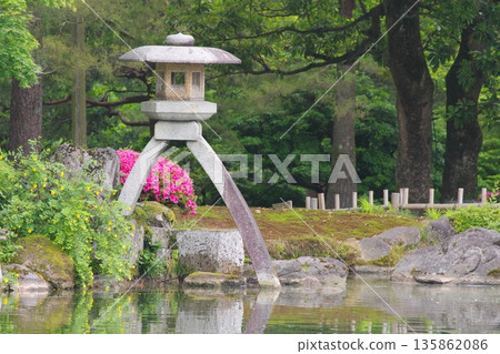 Kanrokoen garden lantern 135862086