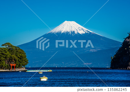 Mount Fuji from Fujimi Kaigan Dori [Numazu City, Shizuoka Prefecture] 135862245