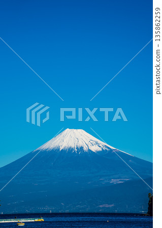 Mount Fuji from Fujimi Kaigan Dori [Numazu City, Shizuoka Prefecture] 135862259