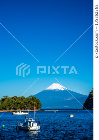 Mount Fuji from Fujimi Kaigan Dori [Numazu City, Shizuoka Prefecture] 135862265