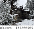 Snow-covered temple grounds (Photo taken at Kintsugi Shrine in Hakusan City, Ishikawa Prefecture, January) 135866565