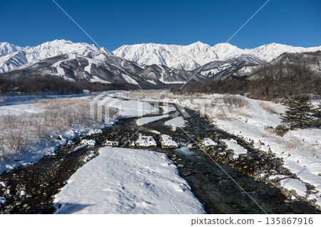 白馬村在冬天 135867916