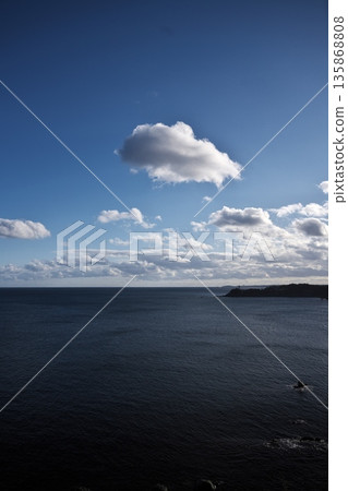 初冬時節，從菅崎公園眺望阿諾裡崎岬 135868808