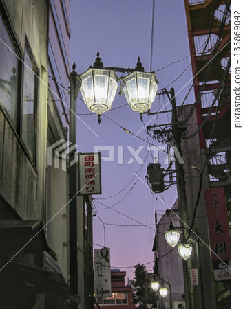 Scenery of the bar district before dawn 135869042