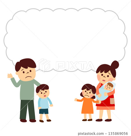 一家人抱著嬰兒，焦急地想著什麼。 135869056