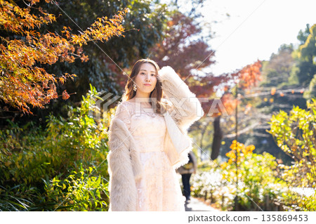 Beautiful woman Beautiful woman 135869453