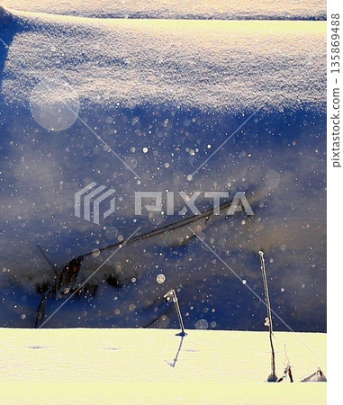 Snowy Morning Diamond Dust 135869488
