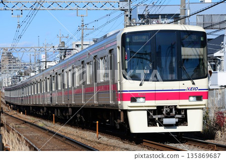 京王8000系列8733F末節附加車,無枕梁轉向架編組 京王8000系列8733F末節附加車,無枕梁轉向架編組 135869687