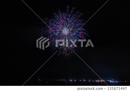 Yatsushiro Fireworks Festival "Competition: No. 5 Fireworks" Yatsushiro Fireworks Festival "Competition: No. 5 Fireworks" 135871497