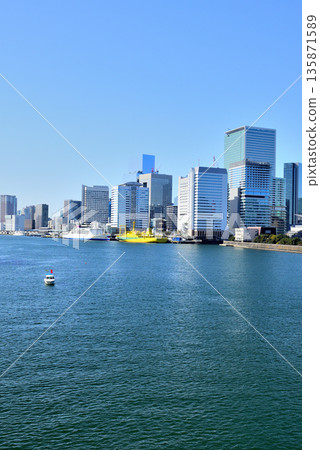 Tokyo Port: Takeshiba Pier seen from Tsukiji Bridge, Passenger Terminal 135871589