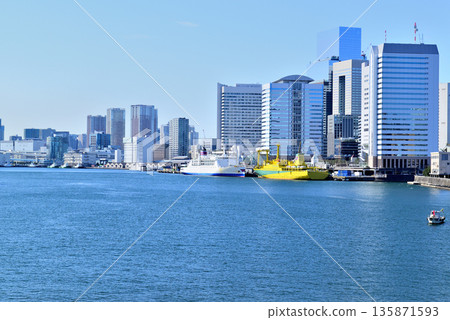 東京港：從築地橋眺望竹芝碼頭，客運碼頭 135871593