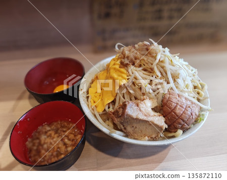 吉羅風味拉麵,美味可口,分量足,非常棒 吉羅風味拉麵,美味可口,分量足,非常棒 135872110
