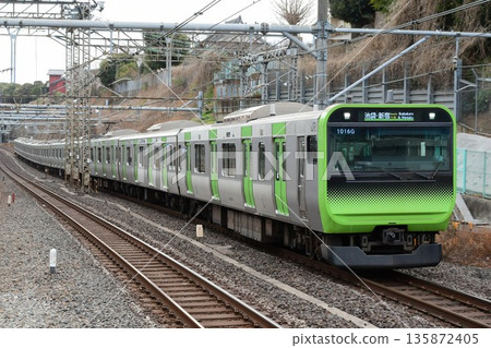 E235 series 0 Yamanote Line E235 series 0 Yamanote Line 135872405