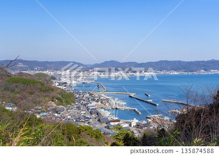 從岡山縣倉敷市鷲羽山眺望瀨戶內海 135874588