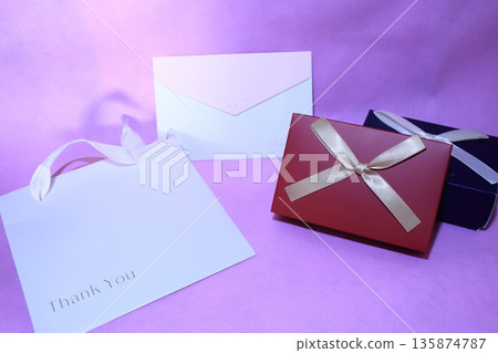 A gift image 135874787