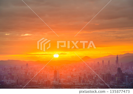 Breathtaking Sunrise Over Taipei City from Dadao Mountain, Shulin, Taiwan. 135877473
