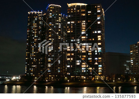 2020年豐洲塔公寓的夜景 2020年豐洲塔公寓的夜景 135877593