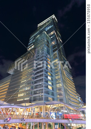 [Osaka] Night view of Abeno Harukas (Tennoji) 135878958