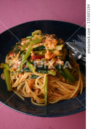 Tomato sauce pasta 135885284
