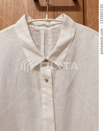 Linen short-sleeved white shirt collar woman 135885330