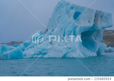 Jokulsárlón glacial lake 135885914