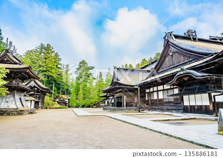 高野山金剛峰寺 - 主殿和鐘樓 高野山金剛峰寺 - 主殿和鐘樓 135886181