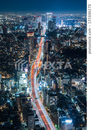 從東京城市景觀飯店看到的東京市中心夜景。 從東京城市景觀飯店看到的東京市中心夜景。 135886278