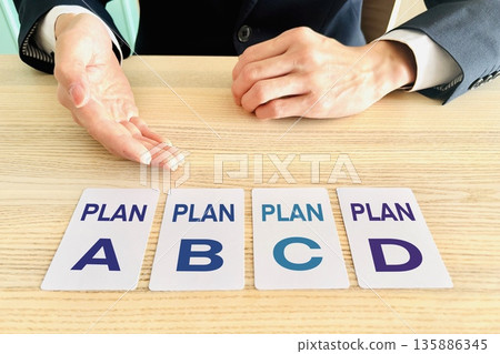 Choose a plan recommended by businessmen 135886345