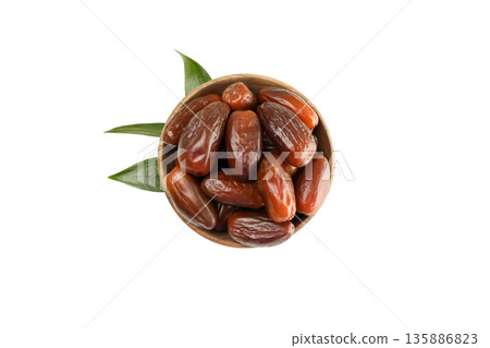 Dates in a bowl, ideal for Ramadan snacks, isolated, PNG Dates in a bowl, ideal for Ramadan snacks, isolated, PNG 135886823