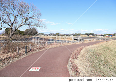 A clear winter day running around Kako-Oike Pond (Inami Town, Hyogo Prefecture) A clear winter day running around Kako-Oike Pond (Inami Town, Hyogo Prefecture) 135886937