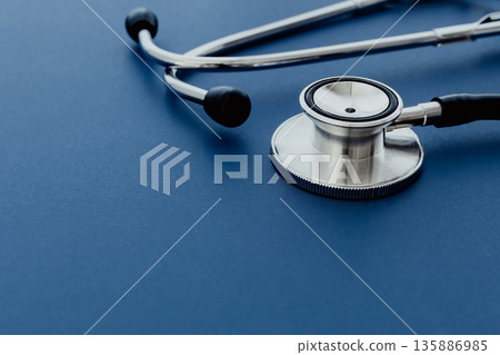 Stethoscope Blue background Medical image material Stethoscope Blue background Medical image material 135886985