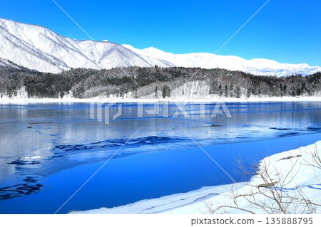 青木湖在冬天 青木湖在冬天 135888795