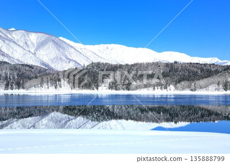 青木湖在冬天 青木湖在冬天 135888799