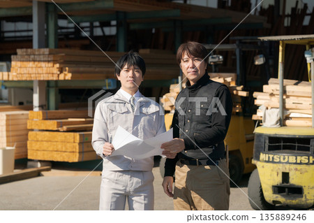Men working in the construction industry 135889246
