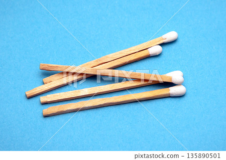 White tip matchsticks 135890501