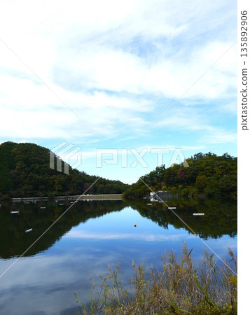 Mountains reflected in Lake Chiyoda 135892906