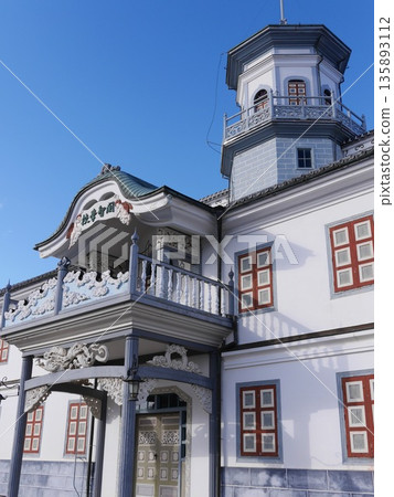 Meiji era Western-style architecture, the former Kaichi School building, a national treasure, stands out against the blue winter sky. January 29, 2015, Matsumoto City, Nagano Prefecture, Japan Meiji era Western-style architecture, the former Kaichi School building, a national treasure, stands out against the blue winter sky. January 29, 2015, Matsumoto City, Nagano Prefecture, Japan 135893112