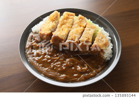 Homemade pork cutlet curry 135893144