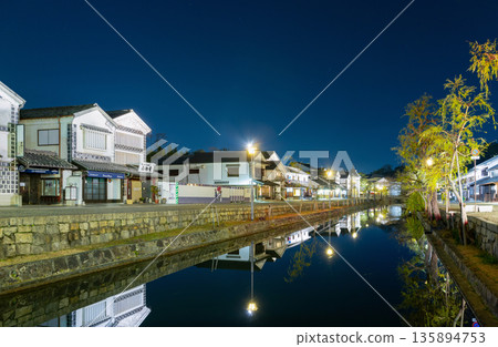 岡山縣倉敷市：倉敷美觀歷史街區街景（夜景） 135894753