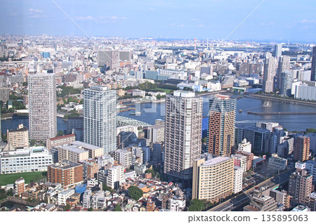從聖路加塔眺望築田島(東京中央區) 從聖路加塔眺望築田島(東京中央區) 135895063