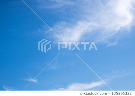 Early winter sky Blue sky and clouds 32 135895322