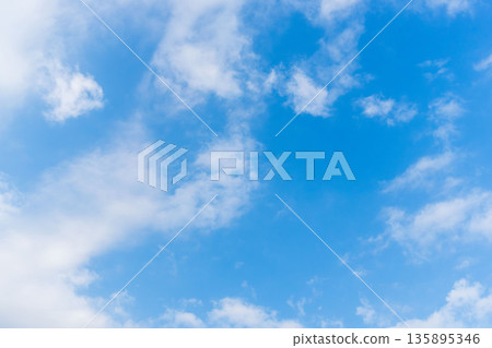 初冬的天空，藍天白雲，56 135895346