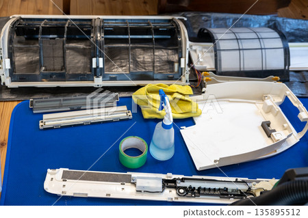 空調清洗前拆卸的部件 空調清洗前拆卸的部件 135895512