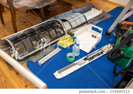 空調清洗前拆卸的部件 空調清洗前拆卸的部件 135895513