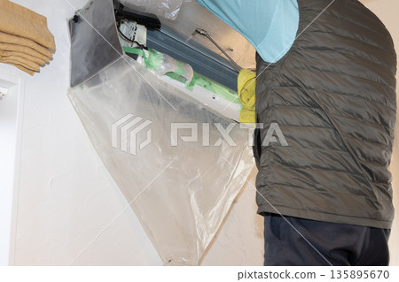 空調清洗過程中拆卸與保護零件之後 135895670
