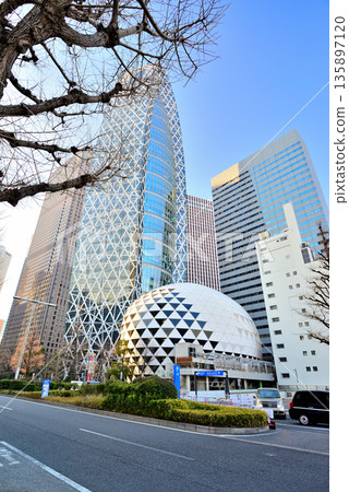 Tokyo Shinjuku Station West Exit Mode Gakuen Cocoon Tower Tokyo Shinjuku Station West Exit Mode Gakuen Cocoon Tower 135897120